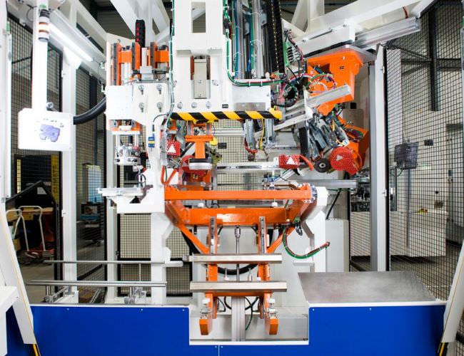 Image de Machine de finition de réservoirs à carburant