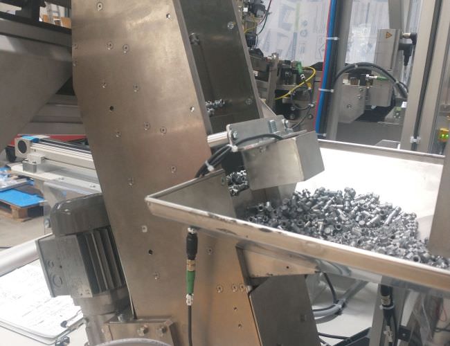 Image de Système de distribution par élévateur à lames