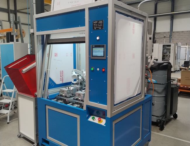 Image de Machine d’usinage, découpe de thermoplastiques